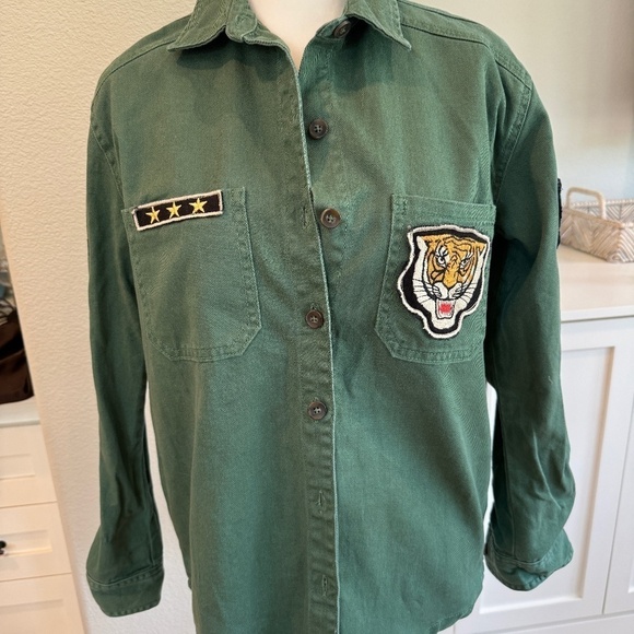 FOREVER 21 BUTTON DOWN SHIRT. SMALL. - Picture 1 of 4